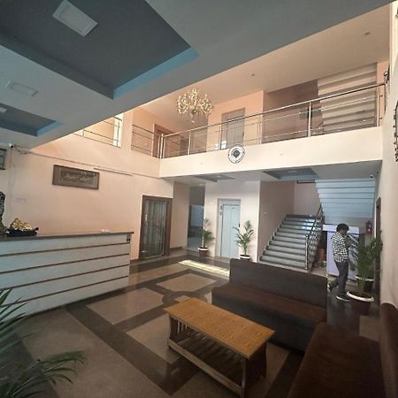 Hotel Tawa Plaza Itārsi Buitenkant foto